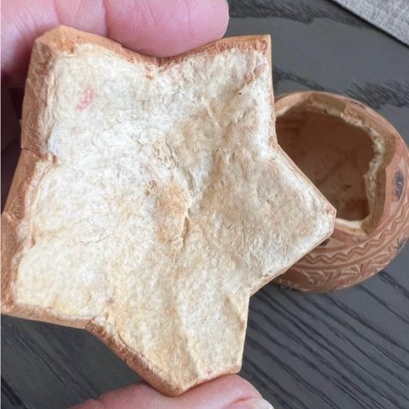 Vtg Peruvian Hand Carved Bowl Peru Folk Art Storytelling Calabash Gourd Small - Picture 7 of 8